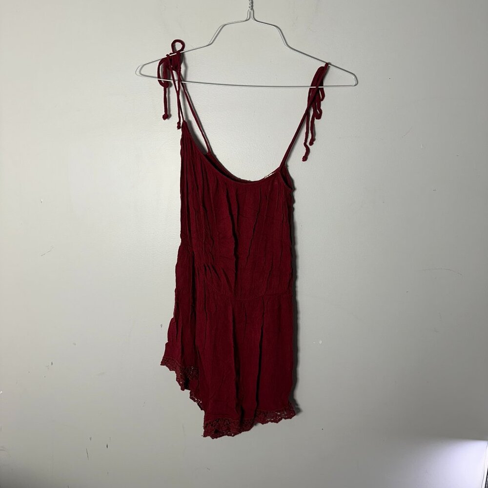 EUC LA Hearts Womens Juniors Romper Burgandy Lace Trim Shorts Medium M EO